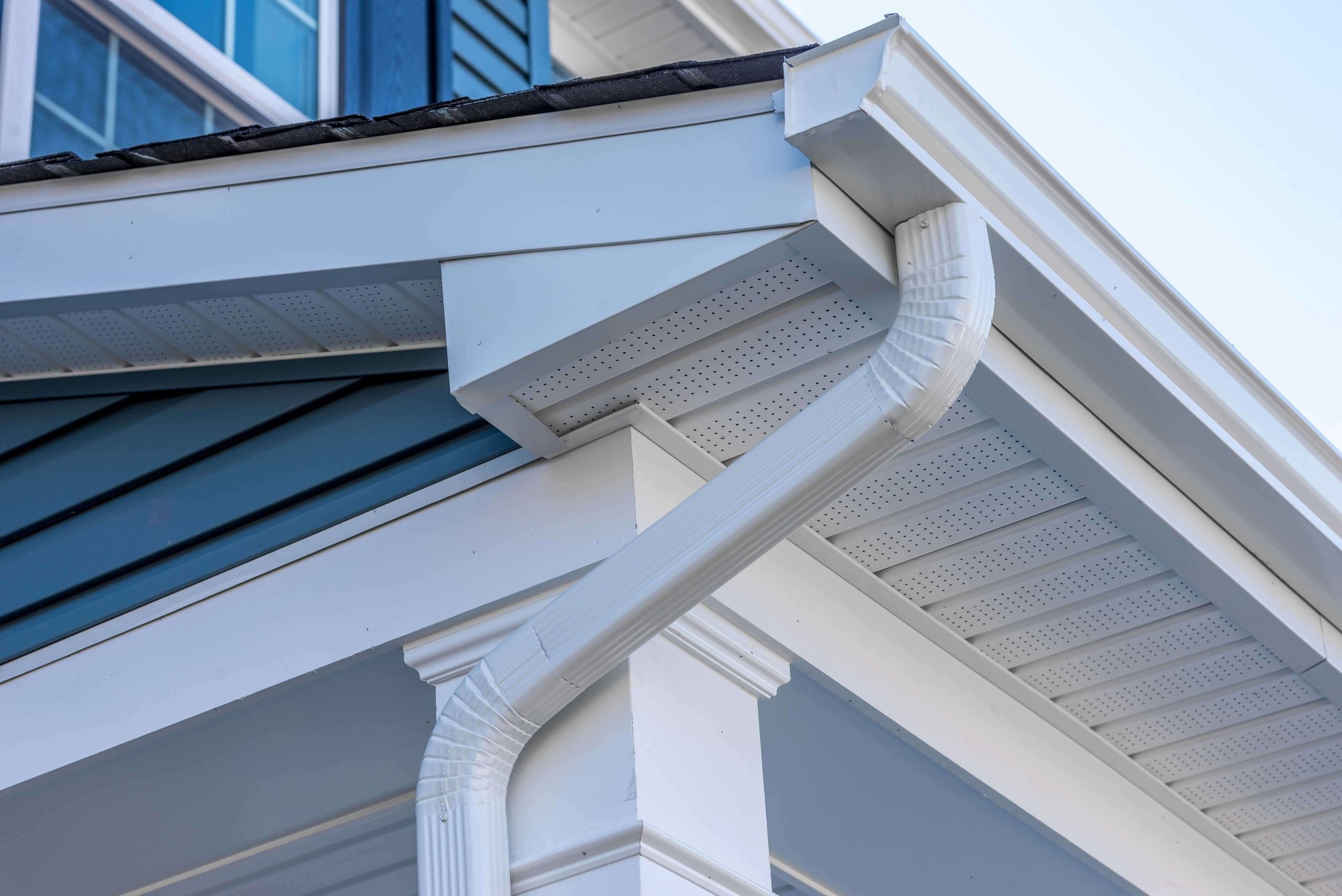 Cheap and durable vinyl gutters installation in Plano